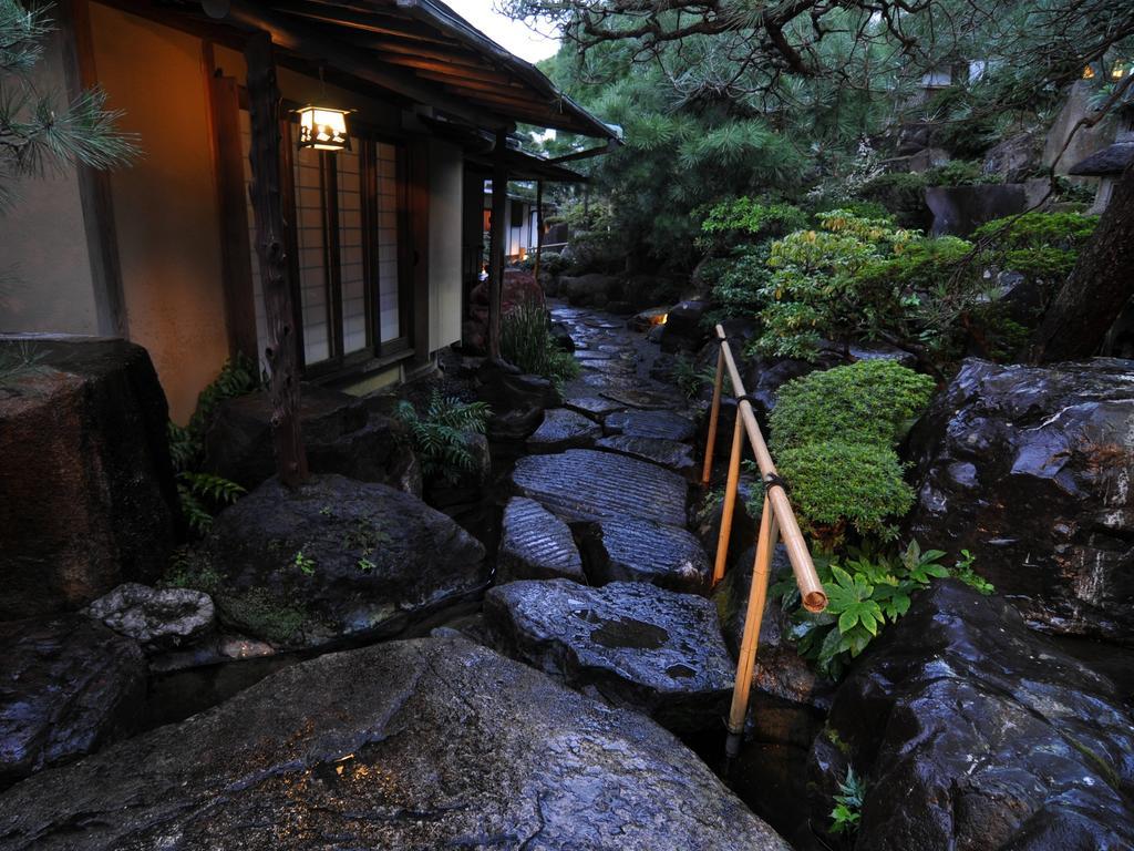 Atami Sekitei Hotel Exterior photo